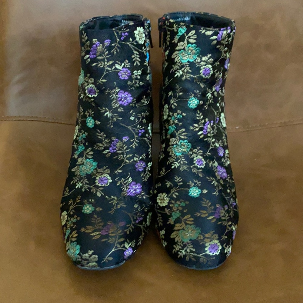 diba size 7 bootie